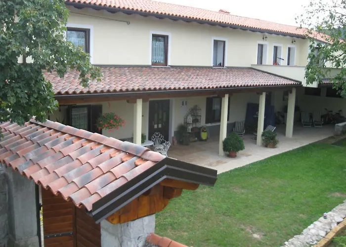 Country House Lokev Летний дом *