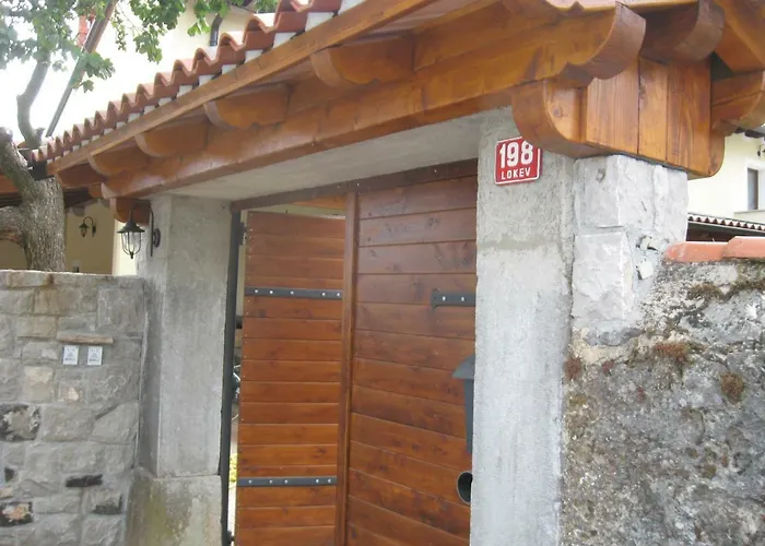 Country House Lokev Летний дом